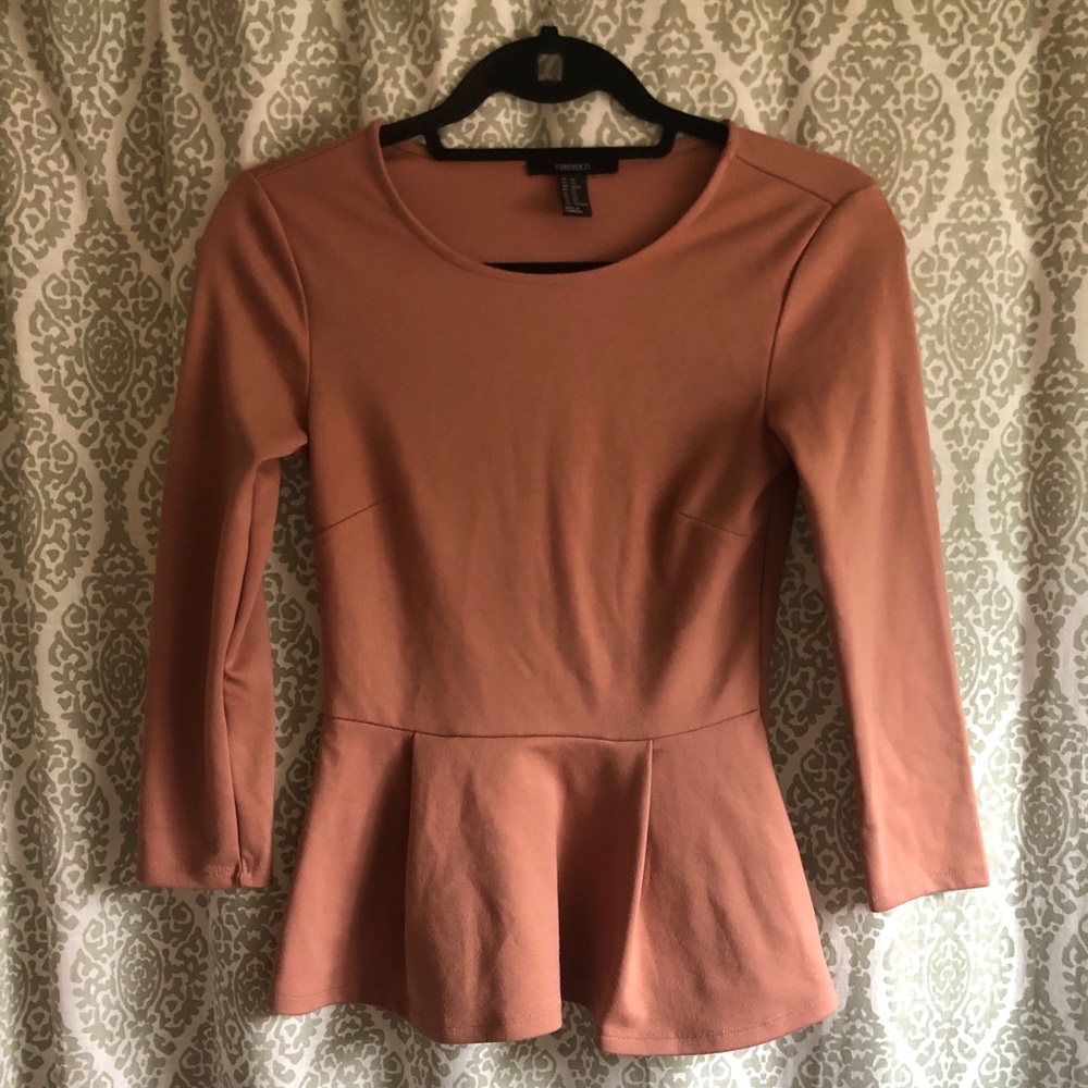 Blush peplum top!!🧚🏼🌸